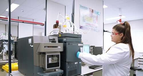 AIドリブンのバイオ医薬品研究開発・製造における高精度スペントメディア分析の重要な役割