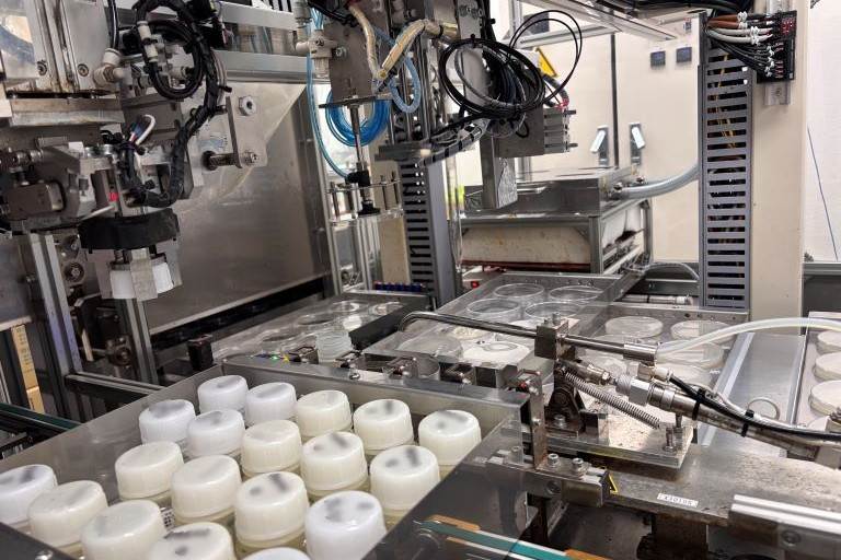 自動細菌検査装置