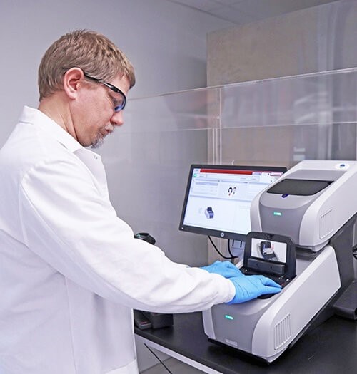 新しい微生物迅速試験法でスピードと持続可能性を実現